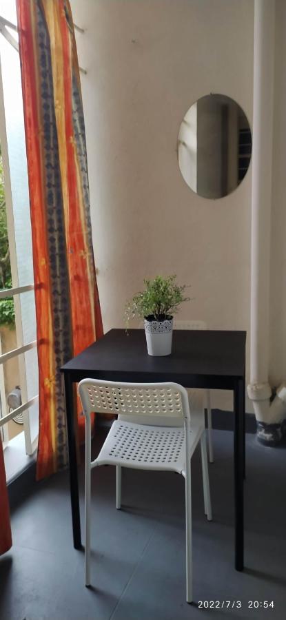 דירות Beau F3, Renove, Calme, En Plein Centre De נים מראה חיצוני תמונה
